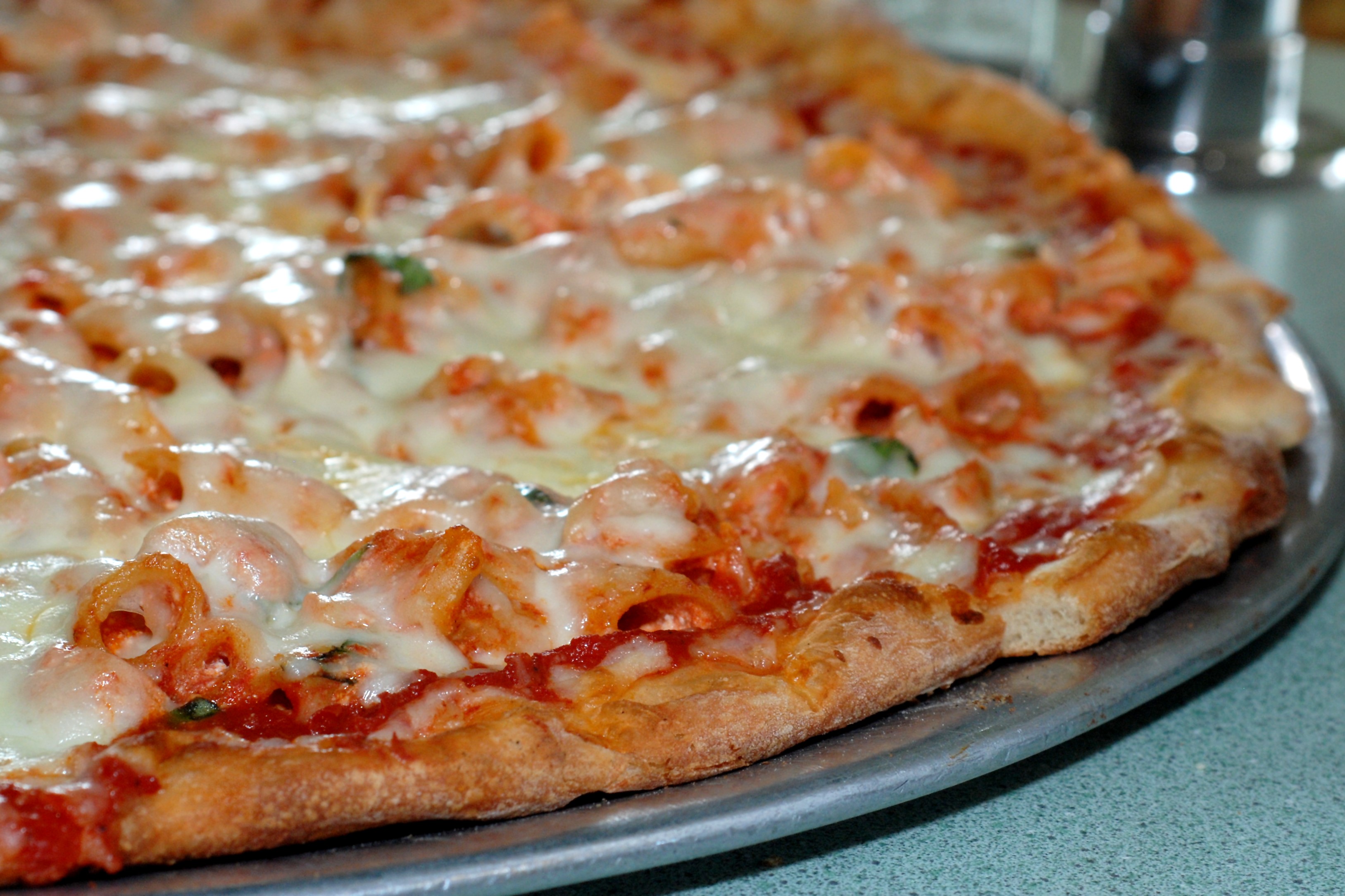 Рецепт пицца из слоеного бездрожжевого теста в духовке с фото